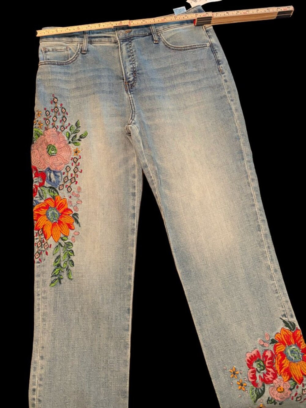 Chico's Embroidered Cropped Jeans Women’s Floral Denim Ankle Pants BOHO - Picture 2 of 8